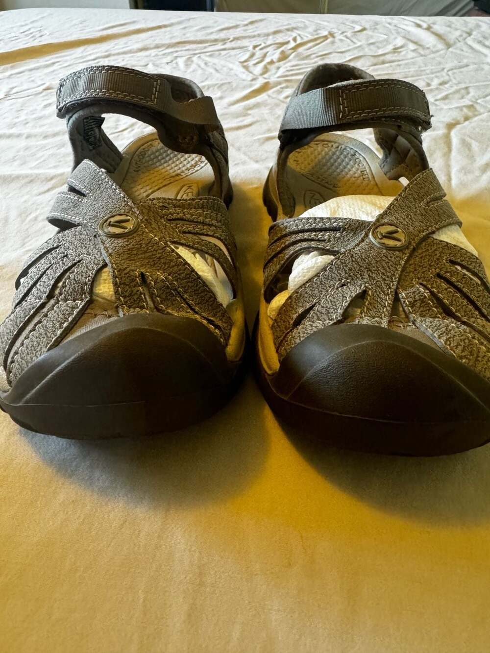 Keen Women's Lyn Gray Leather Strappy Hook and Loop Sandals